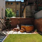 Old Town Oasis - Bespoke *