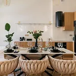 Old Town Oasis - Bespoke Apartament