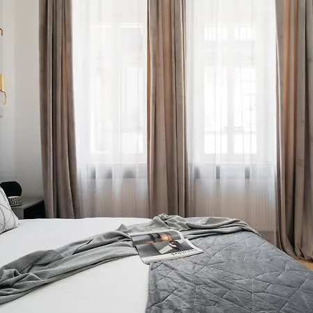 Old Town Oasis - Loftaffair Apartment