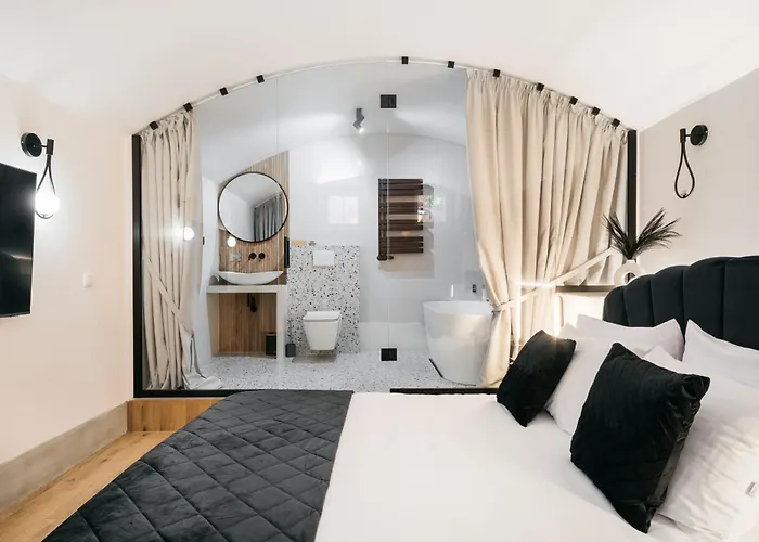 Old Town Oasis - Bespoke