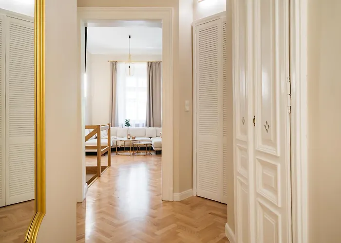 Апартаменты Old Town Oasis - Bespoke Краков