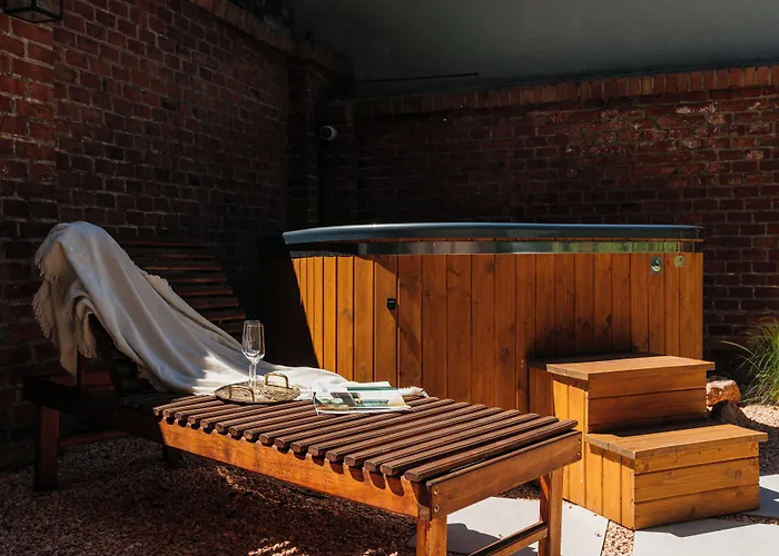 Апартаменты Old Town Oasis - Bespoke