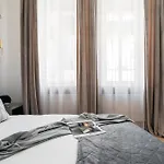 Old Town Oasis - Bespoke Apartment